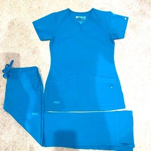 Women’s Grey’s Anatomy Signature scrub set